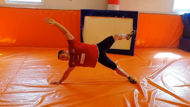 Упражнение на равновесие. Развиваем мощь // Training Balance. Power Development