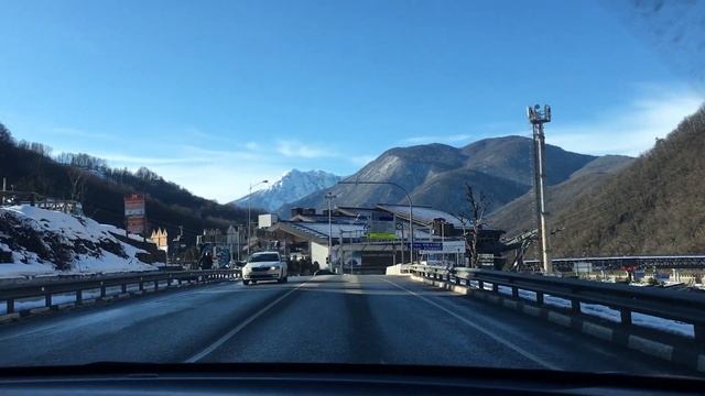 Сочи. Дорога вниз с Красной Поляны в Адлер смотреть онлайн