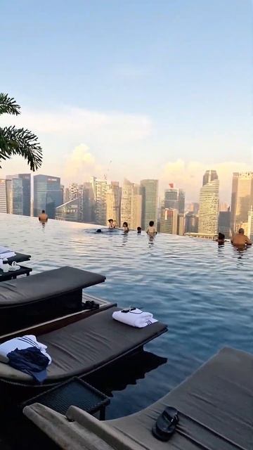 Сингапур, отель Марина-Бэй, бассейн на 57 этаже 🫶 Marina Bay Sands⭐️⭐️⭐️⭐️⭐️ смотреть онлайн