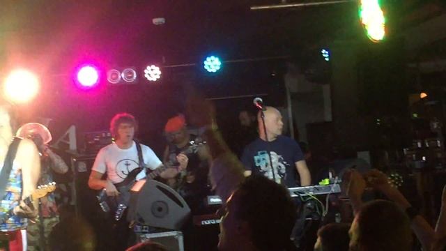 Группировка Ленинград "Баба Бомба" смотреть онлайн