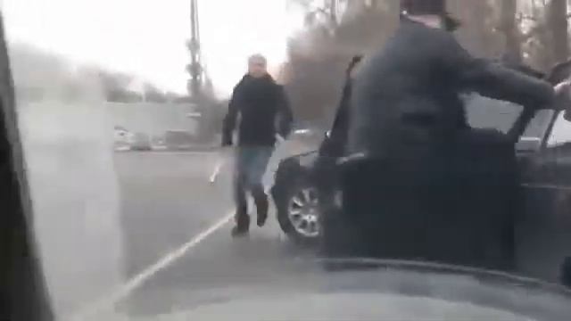 Сергей Светлаков разбирается с быком на дороге смотреть онлайн