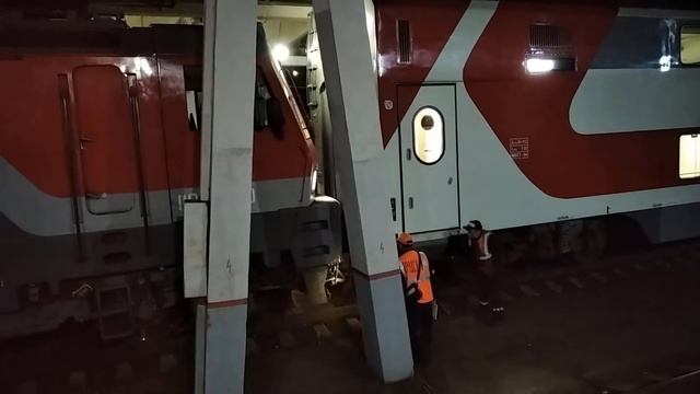 Прицепка ЭП20-033 к поезду "Карелия" смотреть онлайн