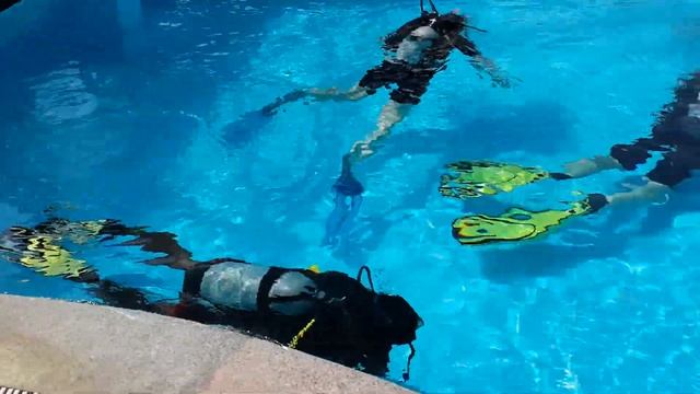 Уроки подводного плаванья в Мирамаре отеля смотреть онлайн