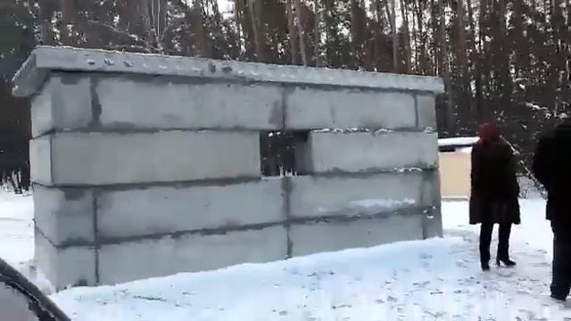 На вьезде в Киев появился бетонный блокпост