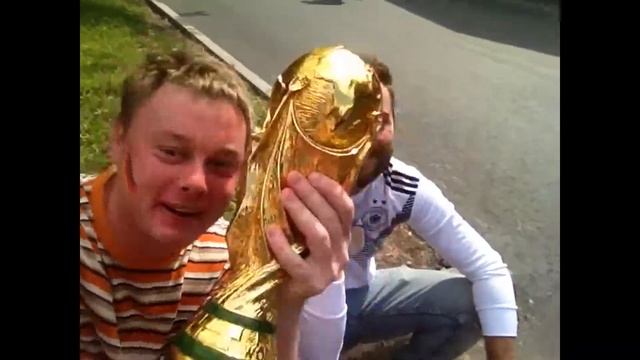 ЧМ 2018,МОСКВА,КУБОК МИРА И НЕМЕЦКИЙ БОЛЕЛЬЩИК!!! смотреть онлайн
