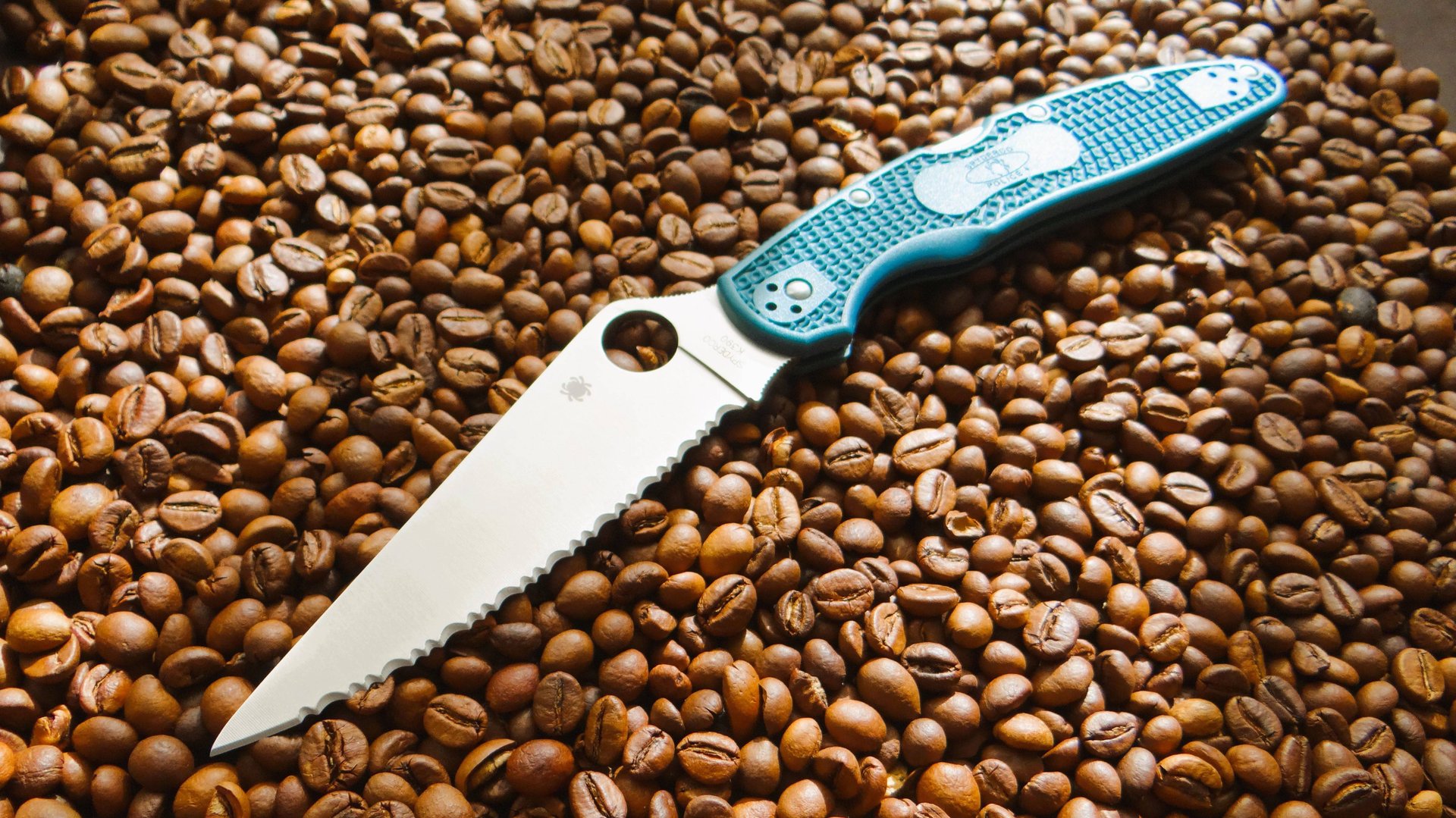 СЕРРЕЙТОР это ЖЕСТЬ! Spyderco Police Lightweight K390 #edc #tactical #knife #unboxing #edcknife смотреть онлайн