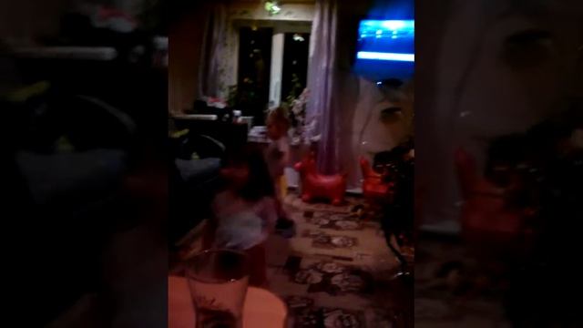 Маленькие плясуны. смотреть онлайн