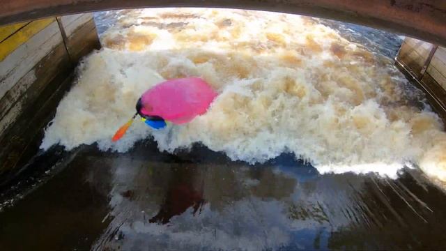 Плейспоти України: Prypiat Hole (спортивна бочка для фрістайл каякінгу) смотреть онлайн