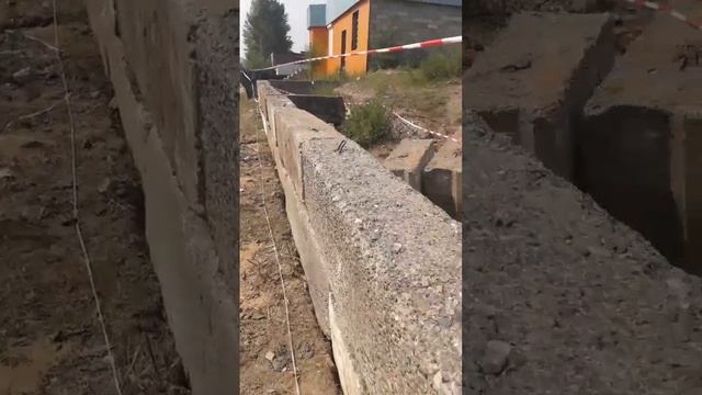 Подпорную стенку для аллеи в Курорт-Дарасуне строят с нарушениями — очевидец смотреть онлайн