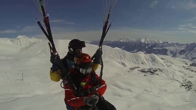 Серго Gudauri paragliding Гудаури параплан Полет в тандеме skyatlantida.com смотреть онлайн