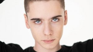 Петя Натаров_визитка_апрель 2025