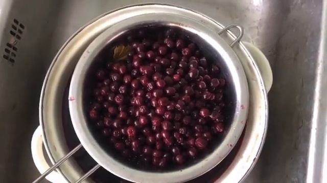 Сок из черноплодной рябины,с детства любимый ❤️ смотреть онлайн