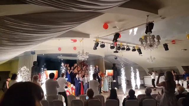 Холодные фонтаны Выпускной 2018 смотреть онлайн