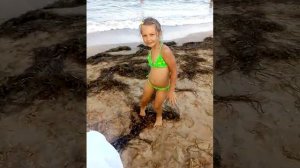 Дети на море