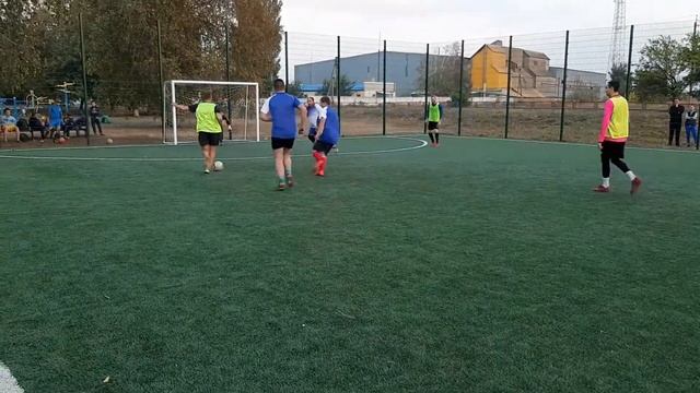 Матч Искра (Некременное)- Заря (Мирная Долина) 14-5 второй тайм. смотреть онлайн