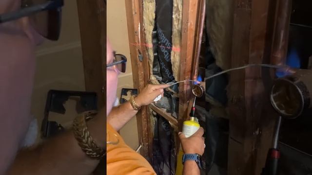 How To Solder Copper Pipes Fast And easy смотреть онлайн