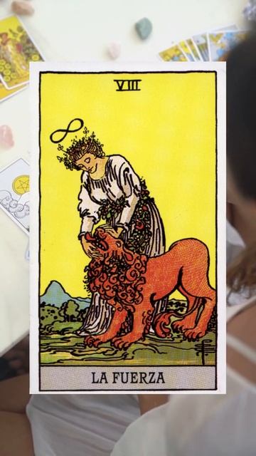La Fuerza y su Significado en el Tarot | Derecho - Invertido #tarot #shorts смотреть онлайн