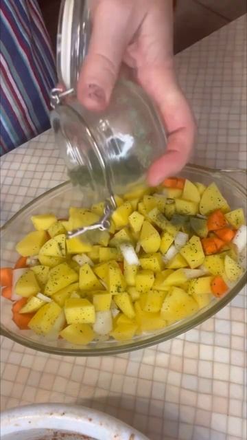 Свиные ребрышки с овощами