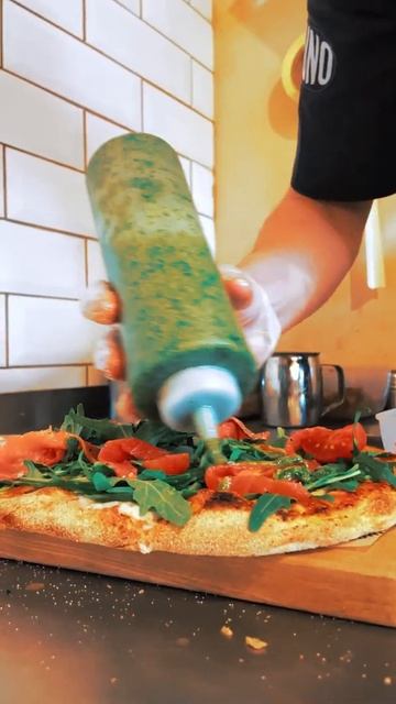 Римская пицца Лосось/Руккола в Bruno смотреть онлайн