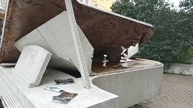 Киев. Арт-объект "Рояль в кустах". смотреть онлайн