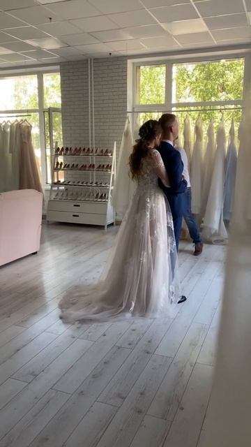 Первая встреча жениха и невесты 🥰 смотреть онлайн