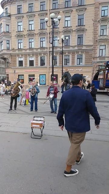 Духовой оркестр Василеостровского района смотреть онлайн