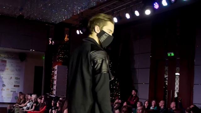 Глянеzz Fashion Show 2016 Зимние показы - Дизайнер Олег Тарнавский смотреть онлайн
