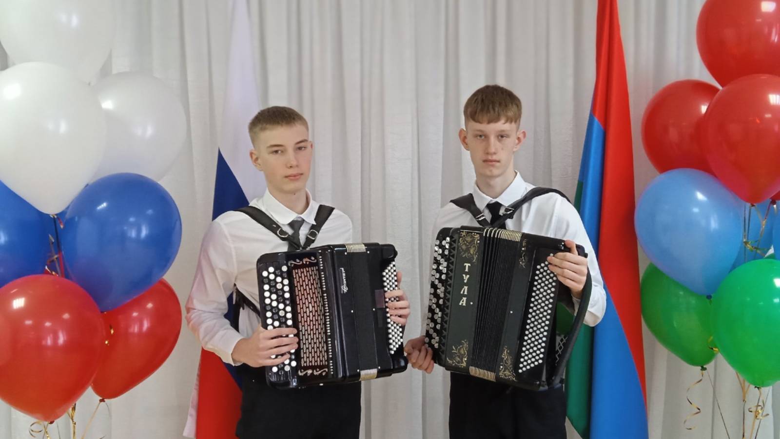 Михаил Гречнев, Даниил Ульянов. Анатолий Новиков "Эх, дороги". смотреть онлайн