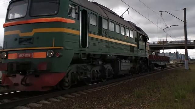 Тепловоз М62-1628 с вагоном смотреть онлайн
