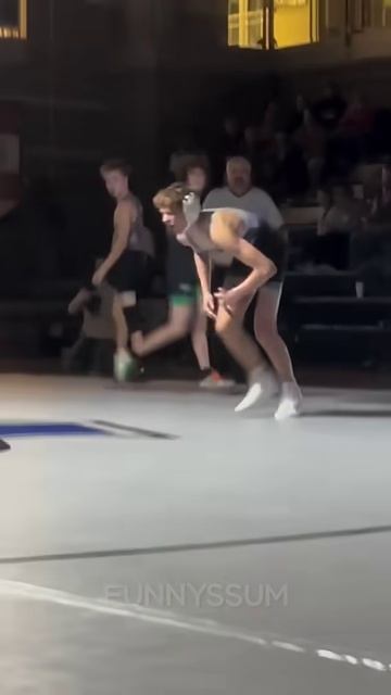 Big Fails 🤣🤣 #shorts #funny #fails (3) смотреть онлайн