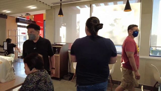 Vlog #29: Foodtrip at Jollibee and search for Dr. Martens!! смотреть онлайн