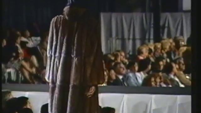 Pelz, fur, zobel, zibeline, sable runway Italia 19??, Part 06 смотреть онлайн