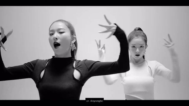 RED VELVET (Irene & Seulgi)  - SELENE by NIKI — NAUGHTY (Magic Dance)