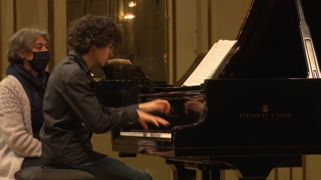 Leonard Bernstein, Symphonic Danses from West Side Story, « Prologue » смотреть онлайн