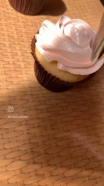 Фруктовые КапКейки 🧁 #десерт #сладости #еда смотреть онлайн