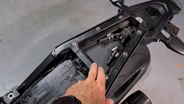 R Nine T Translogic quickshifter installation. смотреть онлайн