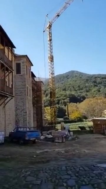 И́верский монасты́рь или Иверо́н (греч. Μονή Ιβήρων, груз. ივერთა მონასტერი) смотреть онлайн