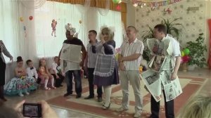 Выпускной в детском саду, папы зажигают с Бабой Ягой, сбор дочек в школу