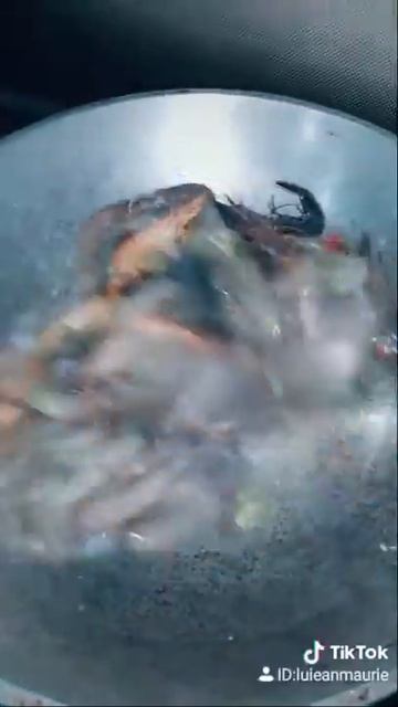 Cheesy Garlic Buttered Shrimp 💕