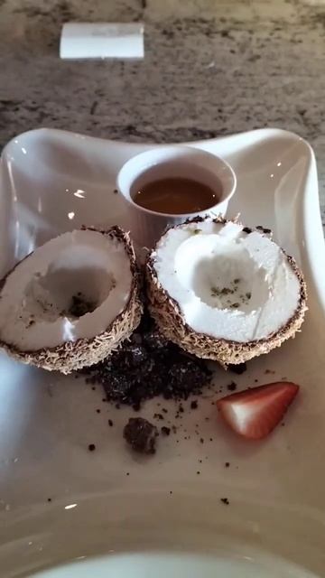 кокосовое мороженое. димер в ресторане смотреть онлайн