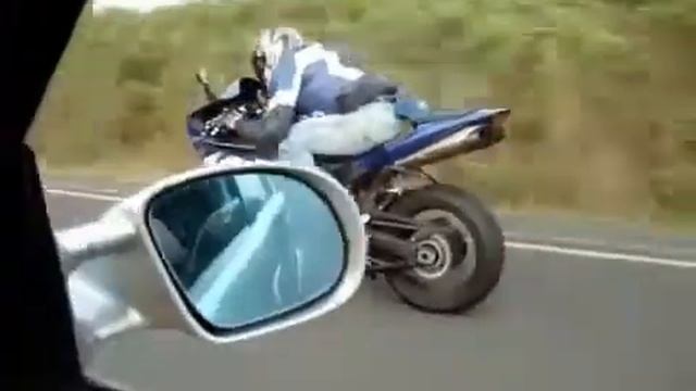 BMW M3 E36 Turbo 700 hp 700 л с против Yamaha R1 01 смотреть онлайн