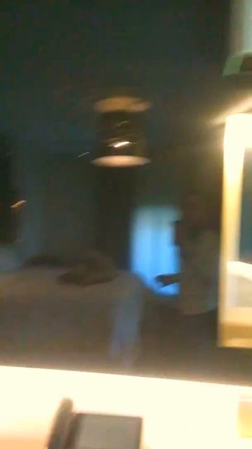 Place:5-ти звездочный отель в центре Милана смотреть онлайн