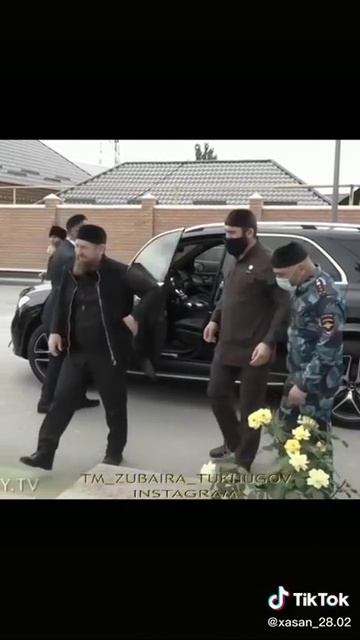 Чечня Кадыров с охраной смотреть онлайн