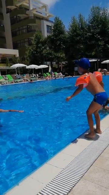 Бассейн Tui Fun & Sun Miarossa Insekum смотреть онлайн