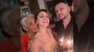 ВОТ ЭТО ПОДАРОК НА СВАДЬБУ? Афра Сарачоглу на отдыхе ...? Фото с Мертом Рамазан Демир? #2024 #2024