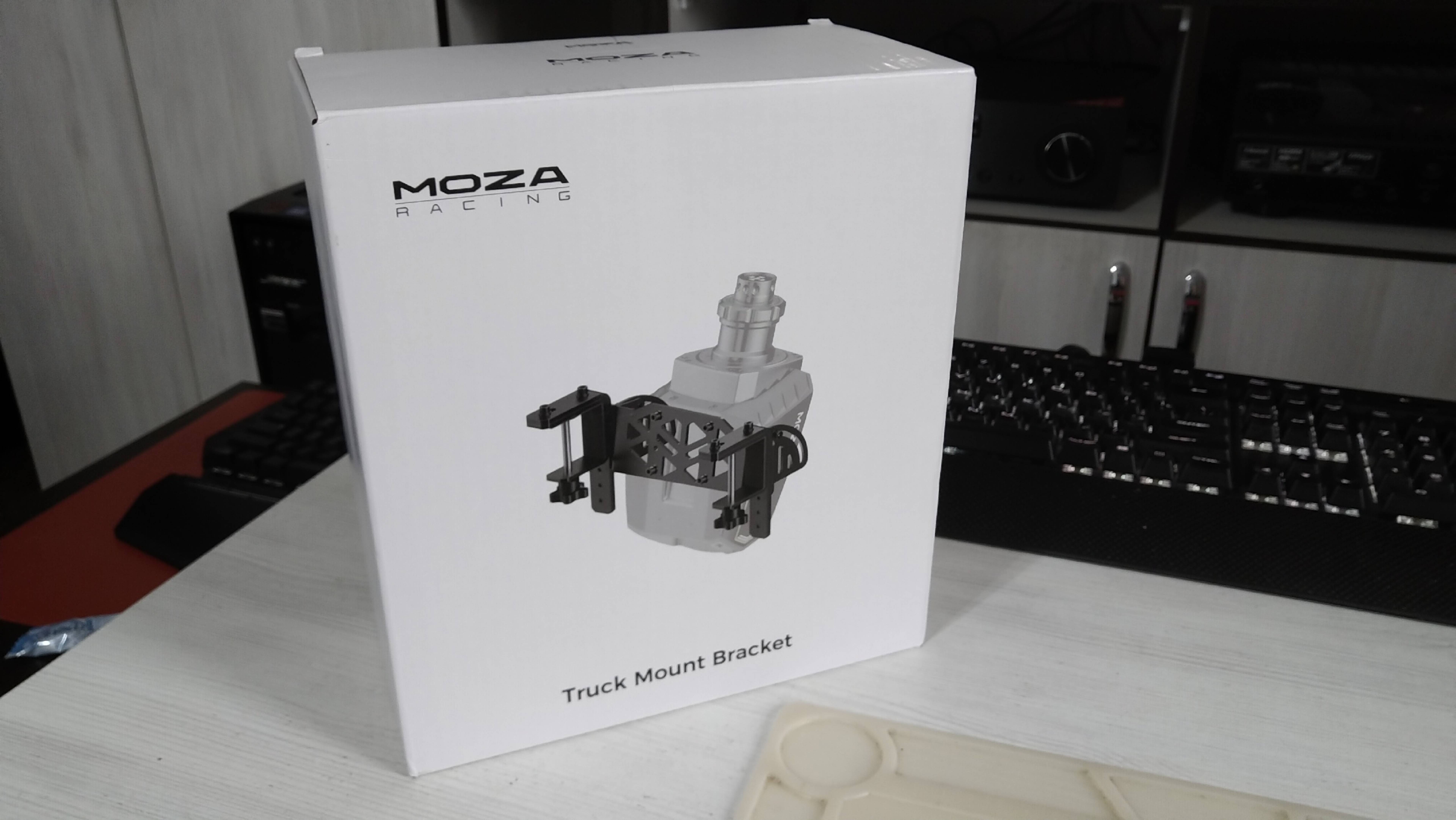 American Truck Simulator. MOZA R5 новое крепление руля смотреть онлайн