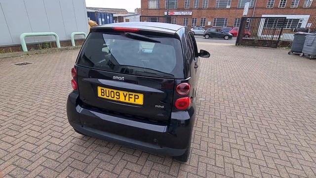 Smart fortwo 1.0 MHD Pure Coupe 2dr Petrol Auto смотреть онлайн