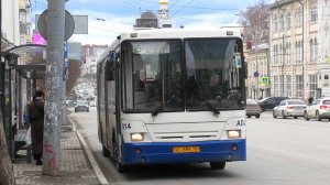 Автобус НефАЗ-5299-20-32 борт. №514 маршрут 25 на остановке "Гостиница Центральная"