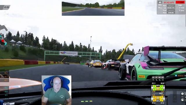 Intens racing on a damp track @ Spa-Francorchamps - ACC Ferrari 296 GT3 смотреть онлайн