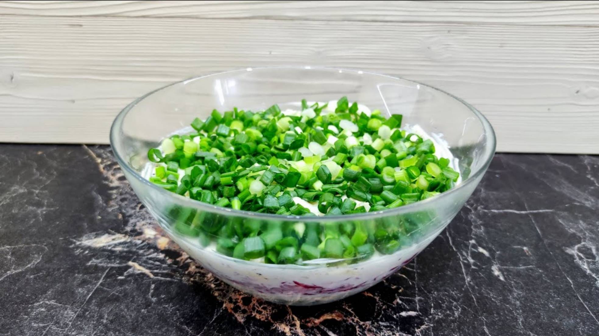 Салат с редиской. Рецепт салата с плавленым сырком. Быстрый салат. смотреть онлайн